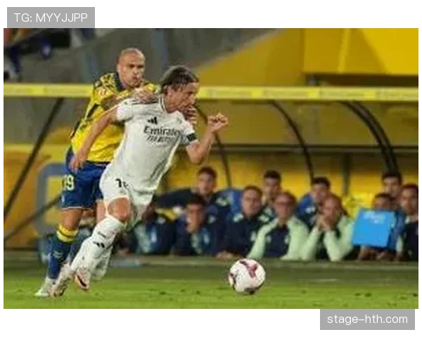 维尼修斯·托比亚斯加盟皇马强化右路 防线升级助力球队未来发展 维尼修斯·托比亚斯加盟皇马强化右路 防线升级助力球队未来发展