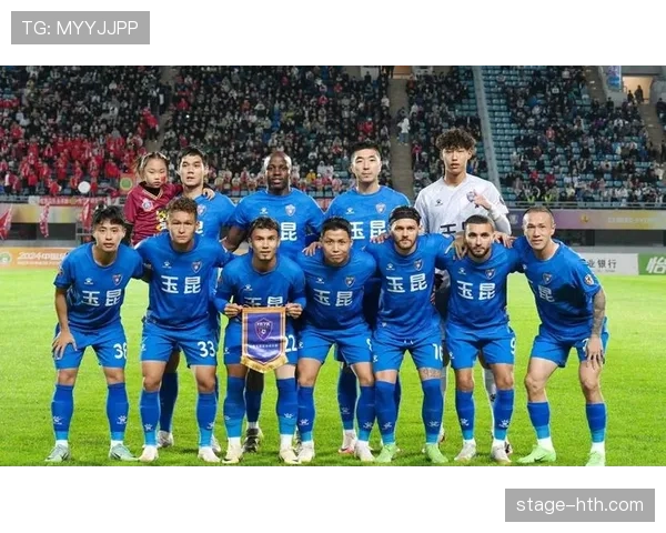 新赛季足球联赛揭幕在即，巨星云集引爆球迷期待