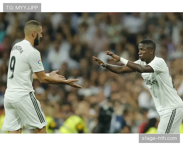 维尼修斯·儒尼奥尔赛季首战闪耀，助球队强势斩获开门红