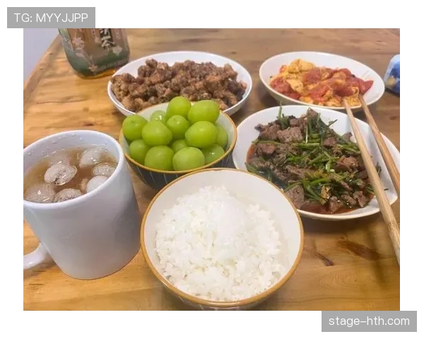 刷到崔家溪的家居照，连吃个外卖都像拍生活方式大片，我这人生观碎了